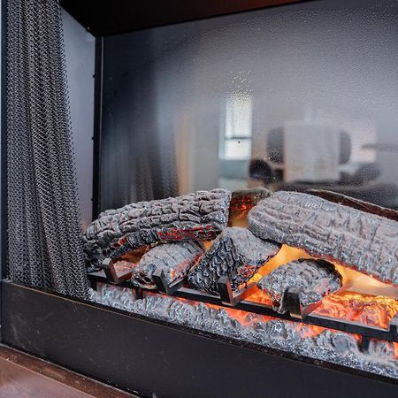 Amazing Views ! Leather Furniture ! Cozy Condo! Vancouver Eksteriør billede