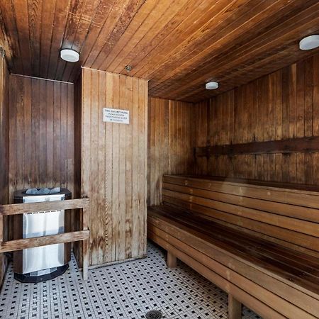Amazing Views ! Leather Furniture ! Cozy Condo! Vancouver Eksteriør billede
